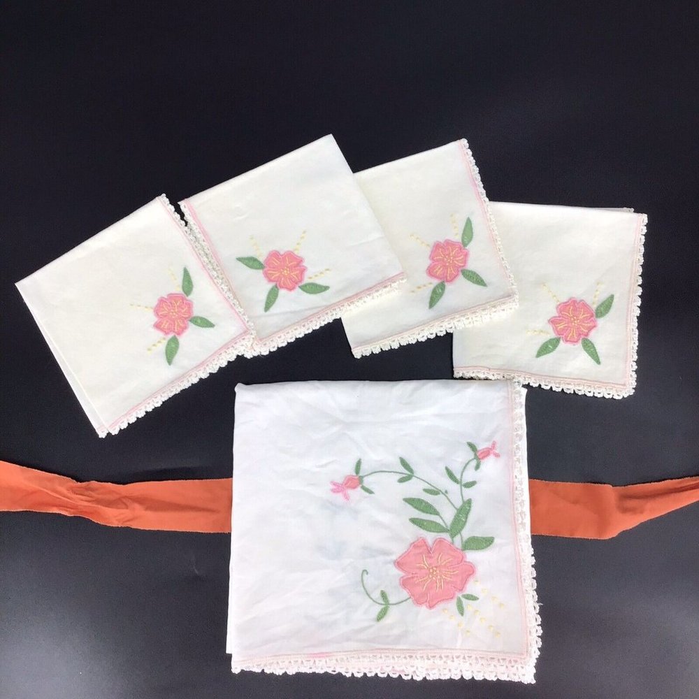 Vintage Set Hand Embroidered Table Tablecloth 40"x42" & 4 Napkins 13"x13" *READ*